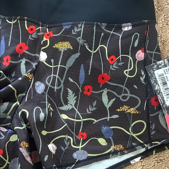 Oiselle High Rise Roga Shorts - Picture 3 of 4